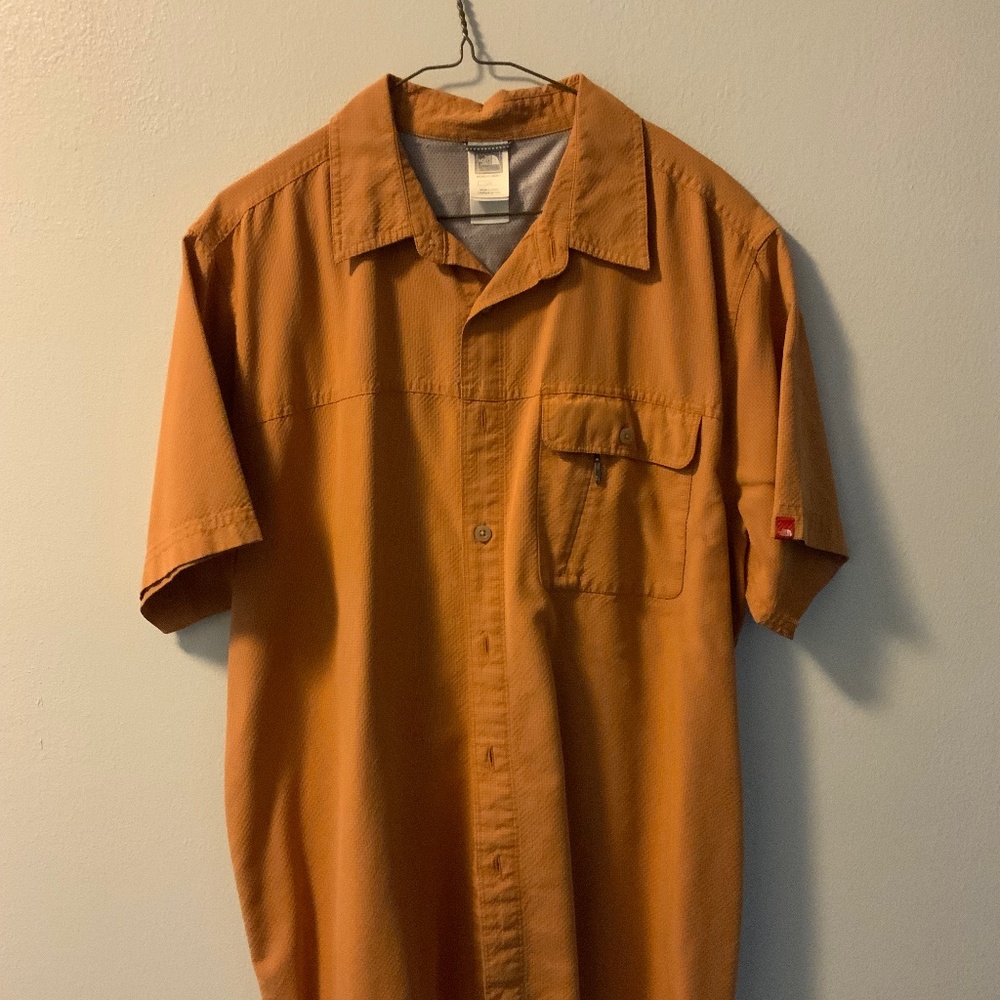 The North Face Men’s Performance Short Sleeve Shirt – Size Large